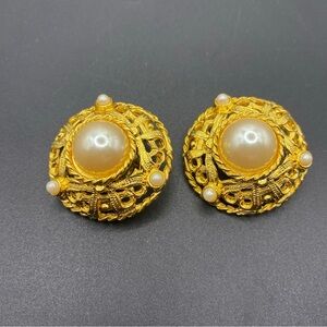 Baroque SIGNED IVANA Pearl Clip On Statement Earrings
